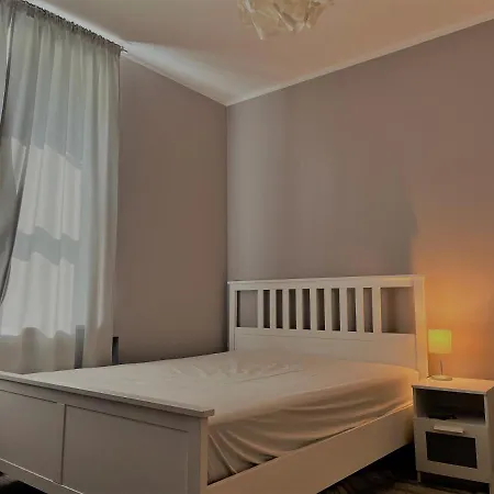 Spacious For Up To 3 People In Centre شقة